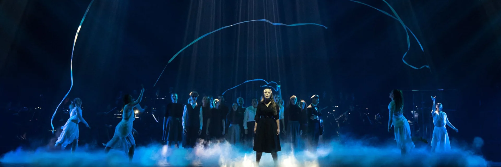 Zdjęcie choreografii ze wstęgami z widowiska: 75